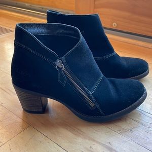 Taos black ankle boots made in Portugal GUC